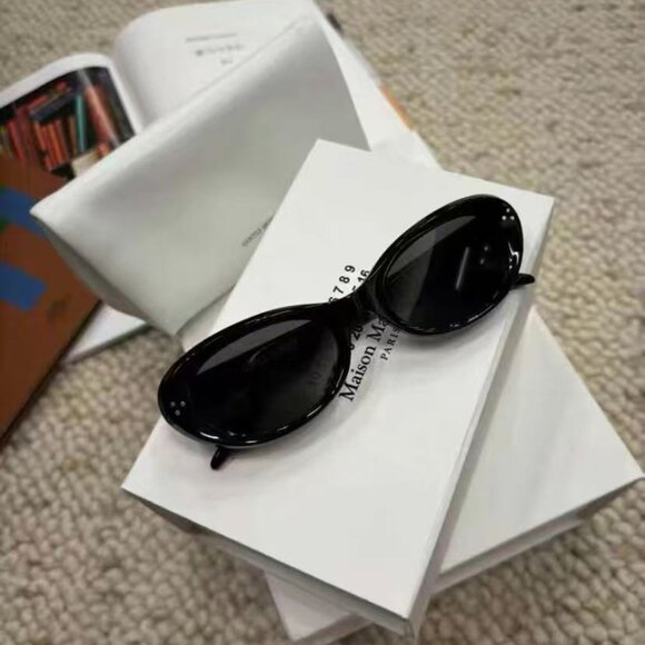 685 NWT GENTLE MONSTER Void 01 Black Sunglasses - Picture 3 of 7